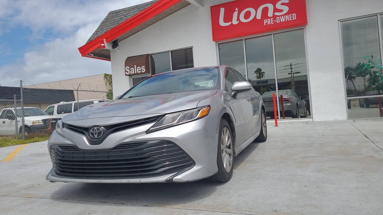 Used 2019 Toyota Camry FWD image 11