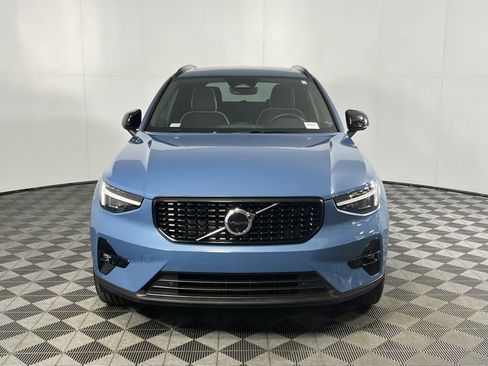 Used 2023 Volvo XC40 B5 Ultimate w/ Protection Package image 5