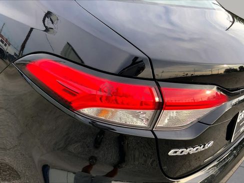 Used 2025 Toyota Corolla LE FWD image 29