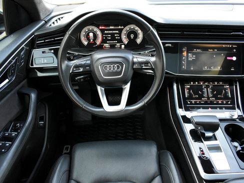 Used 2019 Audi Q8 Prestige w/ Luxury Package image 12
