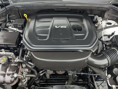 Used 2019 Jeep Grand Cherokee Altitude image 24