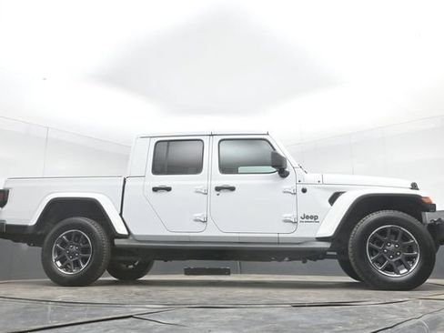 Used 2020 Jeep Gladiator Overland AWD/4WD image 46