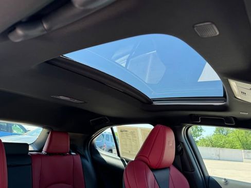 Used 2024 Lexus UX 250h F Sport FWD image 9