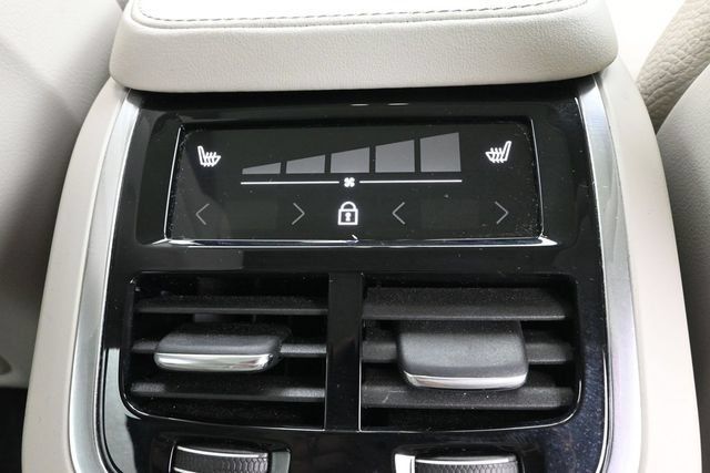 Used 2023 Volvo XC90 B6 Core w/ Protection Package Premier AWD/4WD image 31