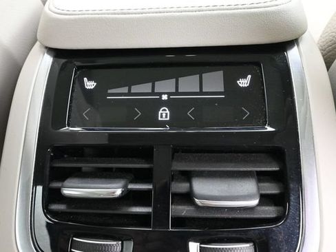 Used 2023 Volvo XC90 B6 Core w/ Protection Package Premier AWD/4WD image 31