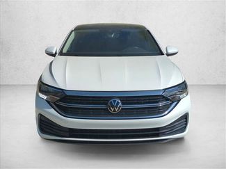 Used 2023 Volkswagen Jetta SE video 2
