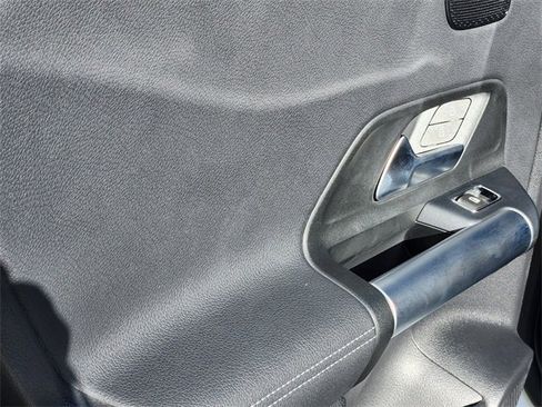 Certified 2025 Mercedes-Benz GLA 250 4MATIC image 15