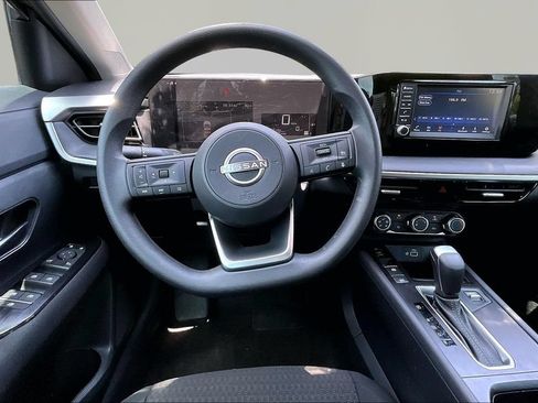 Used 2025 Nissan Kicks S AWD/4WD image 9