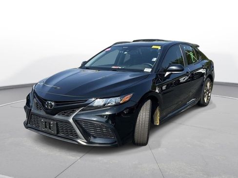 Used 2023 Toyota Camry SE w/ Convenience Package FWD image 2