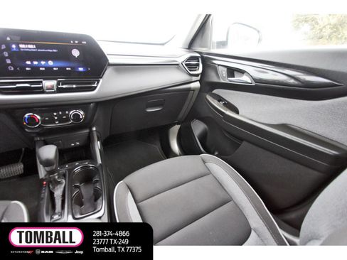 Used 2025 Chevrolet TrailBlazer LT FWD image 11