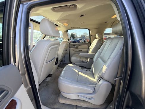 Used 2007 Chevrolet Suburban LT w/ LT Preferred Equipment Group image 46