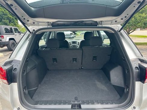 Used 2022 Chevrolet Equinox LS FWD image 24