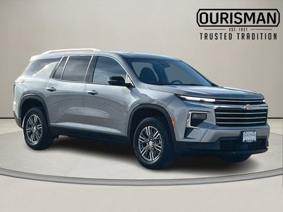 Used 2024 Chevrolet Traverse LT