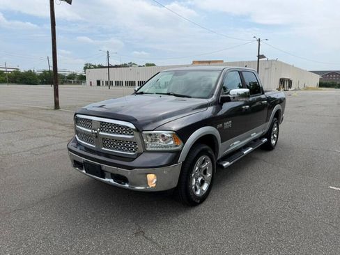 Used 2014 RAM 1500 Laramie w/ Convenience Group AWD/4WD image 3