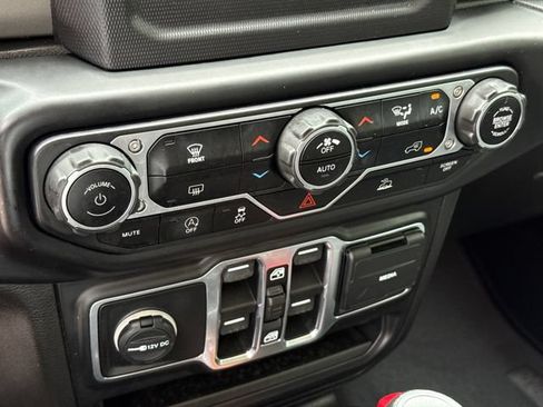 Used 2020 Jeep Gladiator Sport w/ Quick Order Package 24S AWD/4WD image 27