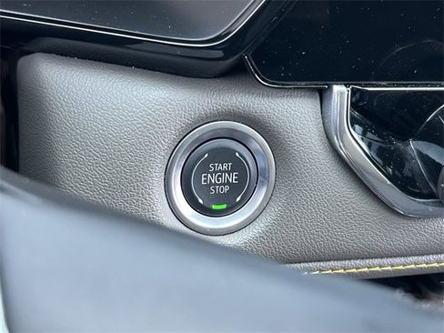 Used 2024 Chevrolet Colorado ZR2 w/ Technology Package image 32