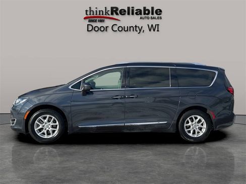 Used 2020 Chrysler Pacifica Touring-L image 2
