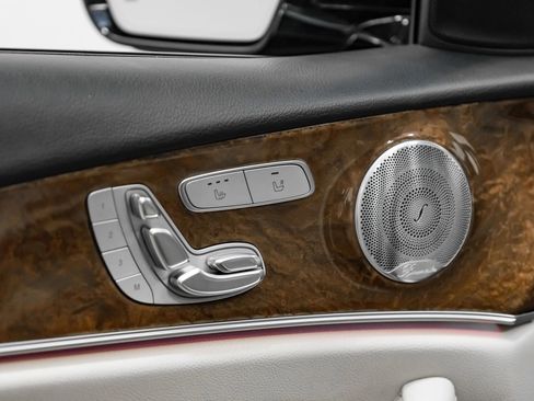Used 2018 Mercedes-Benz E 300 image 34