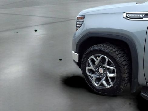 Used 2023 GMC Sierra 1500 SLT w/ SLT Premium Plus Package AWD/4WD image 22