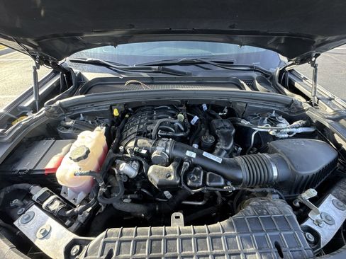 Used 2024 Jeep Grand Cherokee Limited w/ Black Appearance Package image 27