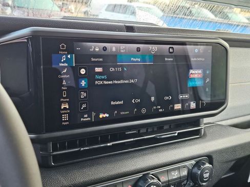 New 2025 Jeep Gladiator Sport image 22