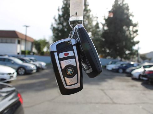 Used 2015 BMW 750Li image 44