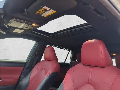 Used 2021 Toyota Highlander XSE FWD image 24