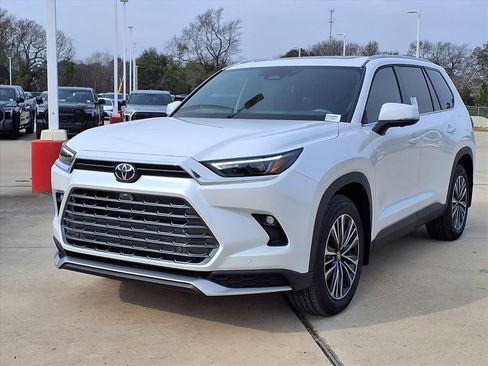 Certified 2026 Toyota Grand Highlander AWD Hybrid image 3