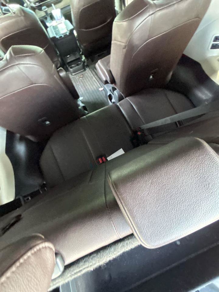 Used 2021 Toyota Sienna Platinum FWD image 18