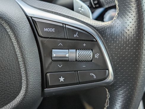 Used 2025 Genesis G70 2.5T image 24