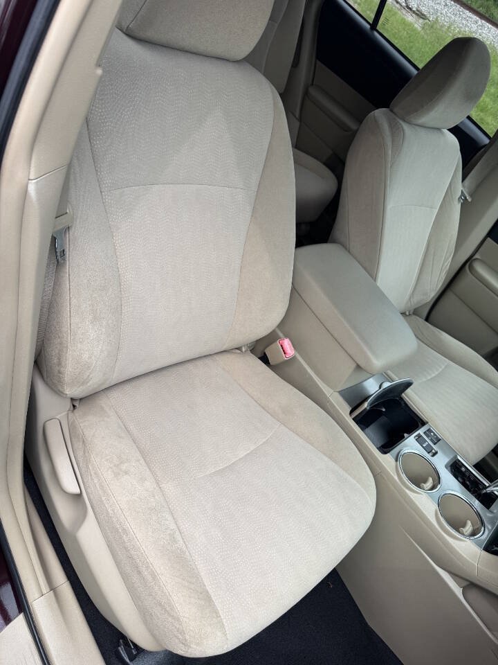 Used 2013 Toyota Highlander 4WD w/ Cold Weather Pkg image 13