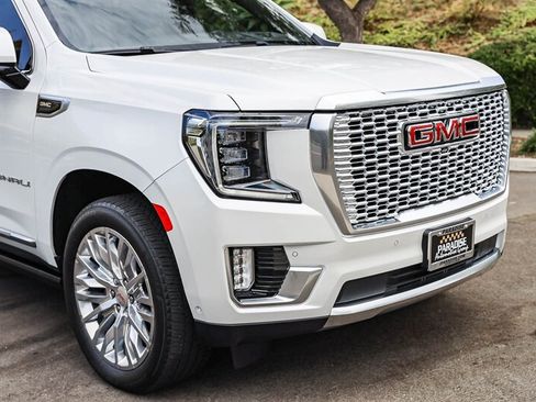 Used 2024 GMC Yukon XL Denali w/ Advanced Technology Package AWD/4WD image 9