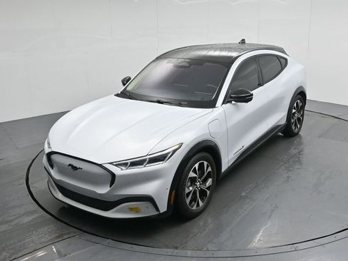 Used 2022 Ford Mustang Mach-E Premium image 38