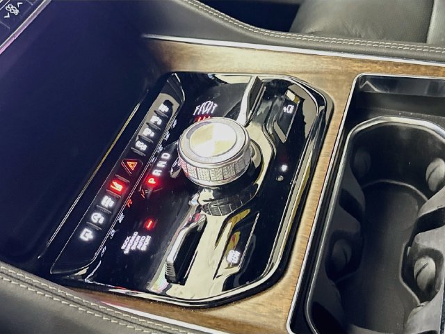 Used 2023 Jeep Grand Wagoneer L 4WD image 16