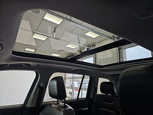 Used 2024 Jeep Grand Cherokee Limited image 25