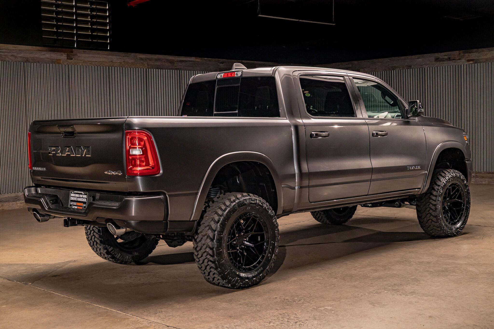 Used 2025 RAM 1500 Laramie w/ Sport Appearance Package AWD/4WD image 10