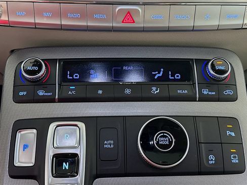 Used 2022 Hyundai Palisade Calligraphy FWD image 17