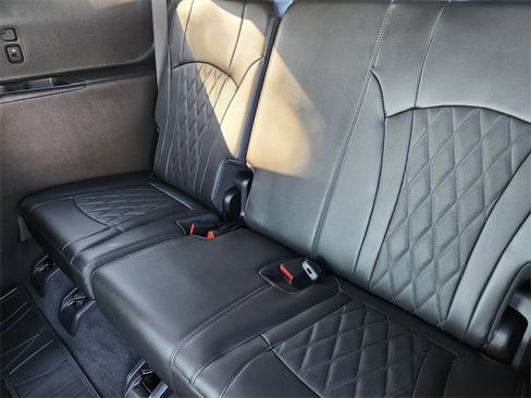 Used 2023 Buick Enclave Avenir w/ Avenir Technology Package image 15