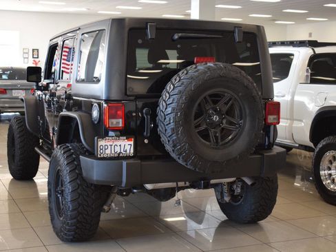 Used 2018 Jeep Wrangler Unlimited Sport S image 40