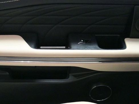 Used 2023 Ford Expedition Max Platinum image 31