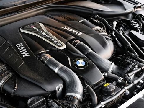 Used 2018 BMW M550i xDrive image 62