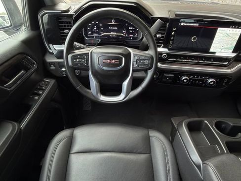 Used 2025 GMC Sierra 1500 SLT RWD image 12