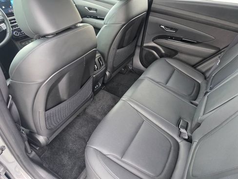 Used 2025 Hyundai Tucson Limited AWD/4WD image 15