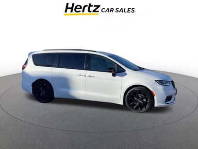 Used 2025 Chrysler Pacifica Limited