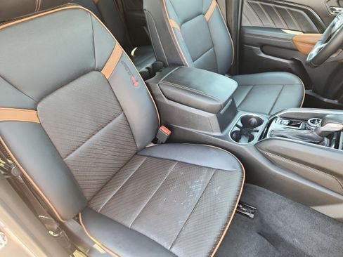 Used 2024 GMC Canyon AT4 w/ AT4 Premium Package AWD/4WD image 14