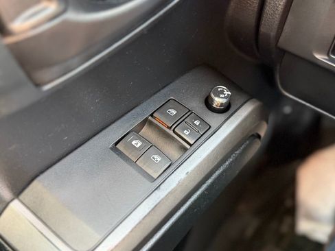 Used 2016 Toyota Tacoma SR5 image 22