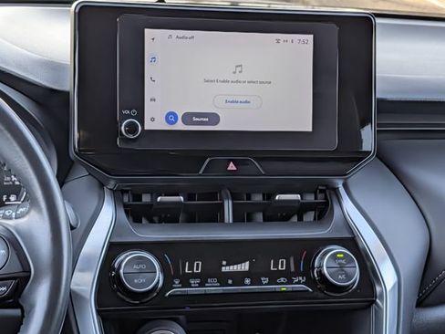 Certified 2023 Toyota Venza LE AWD/4WD image 15