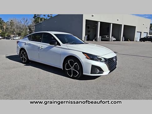 Used 2025 Nissan Altima 2.5 SR image 36