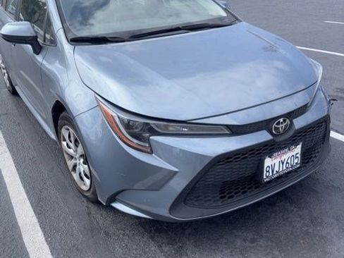 Used 2021 Toyota Corolla LE w/ Carpet Mat Package (TMS) FWD image 6