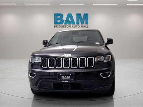 Used 2022 Jeep Grand Cherokee Laredo X image 2